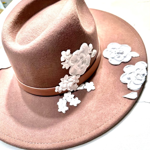 Hand painted Field of Petals hat - Picture 5 of 5